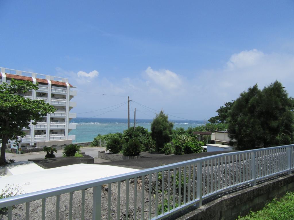 Guest House Diamond Yomitan Exterior photo